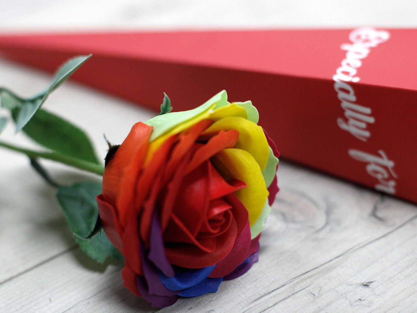 Luxury Soap Flower Bouquet – Rainbow Roses Romantic Gift